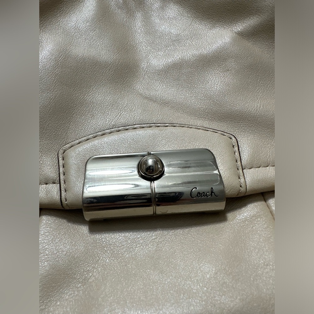 Coach Kristin F22306 Leather Hobo Shoulder Bag Detachable Crossbody in Cream - Picture 3 of 15